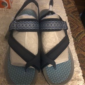 Bare traps sandals